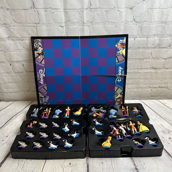 Disney Chess Set Collectors Edition Heroes & Villains Hand Painted Pieces 2004 - Picture 2 of 8
